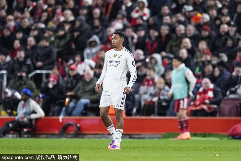 重创！阿诺德伤停两月 皇马右路告急 欧冠生死战遭遇防线危机